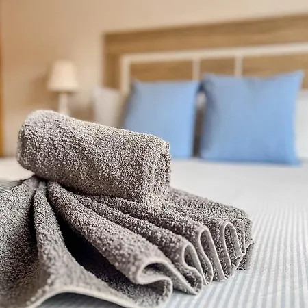 Guestready - Costa Antigua 6Pax *