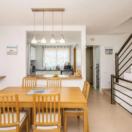 Gasthuis Guestready - With Pool And Terrace 3*