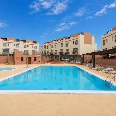 Pensjonat Guestready - With Pool And Terrace